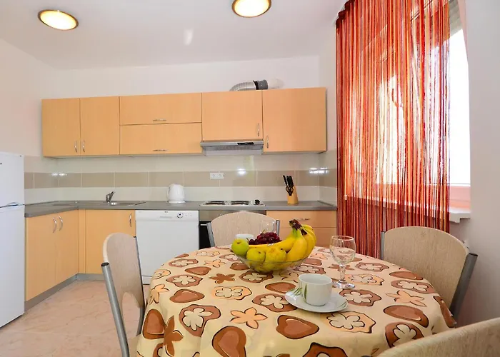 Апартаменты 2 Bedroom Lovely In Нин