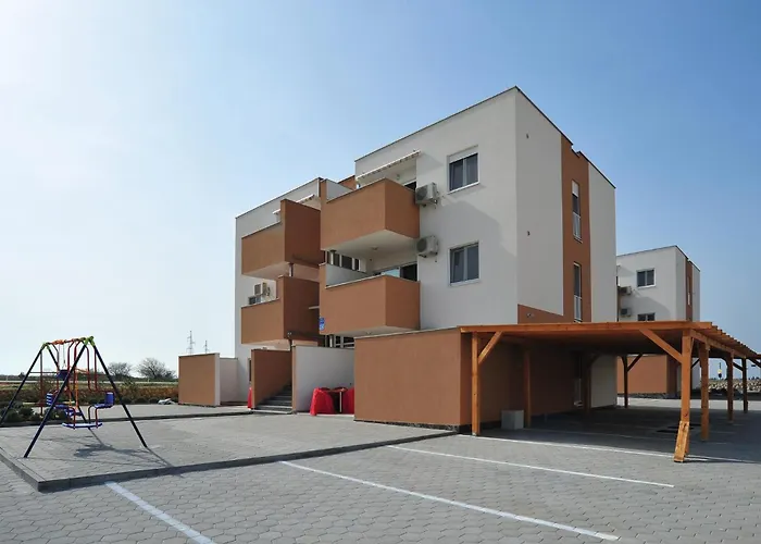 2 Bedroom Lovely In Апартаменты