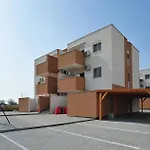 2 Bedroom Lovely In 아파트