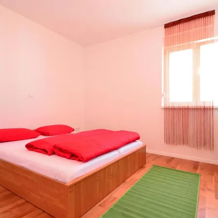 2 Bedroom Lovely In Nin