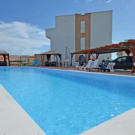 Apartman 2 Bedroom Lovely In *