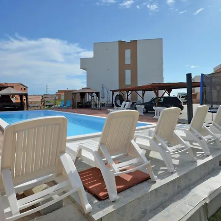 2 Bedroom Lovely In * Nin