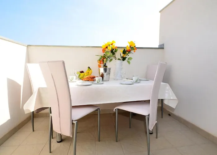 Apartman 2 Bedroom Lovely In *